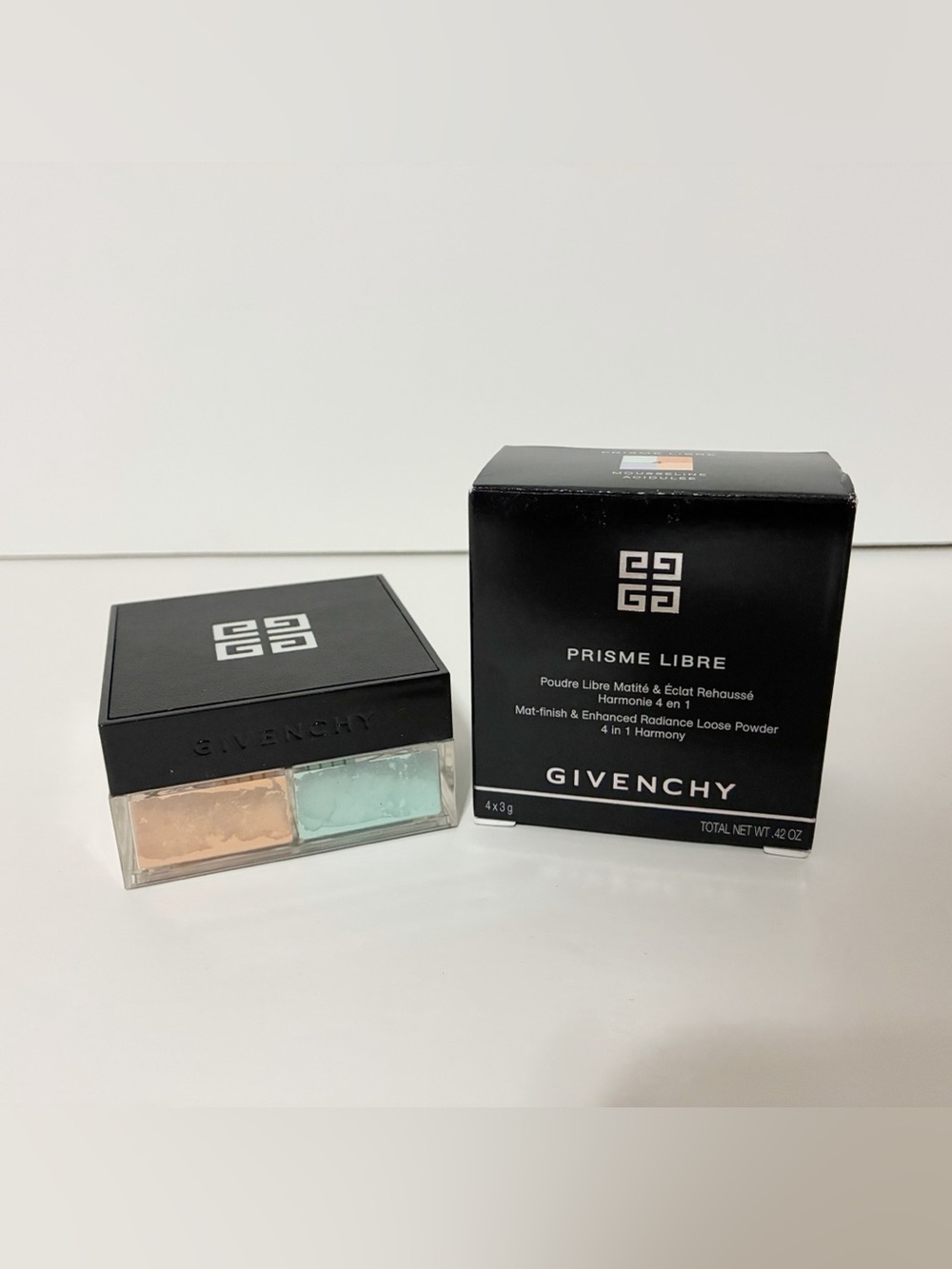 - 🌸New Givenchy Prisme Libre Loose Powder 4in1 shade 4 Mousseline Acidulee